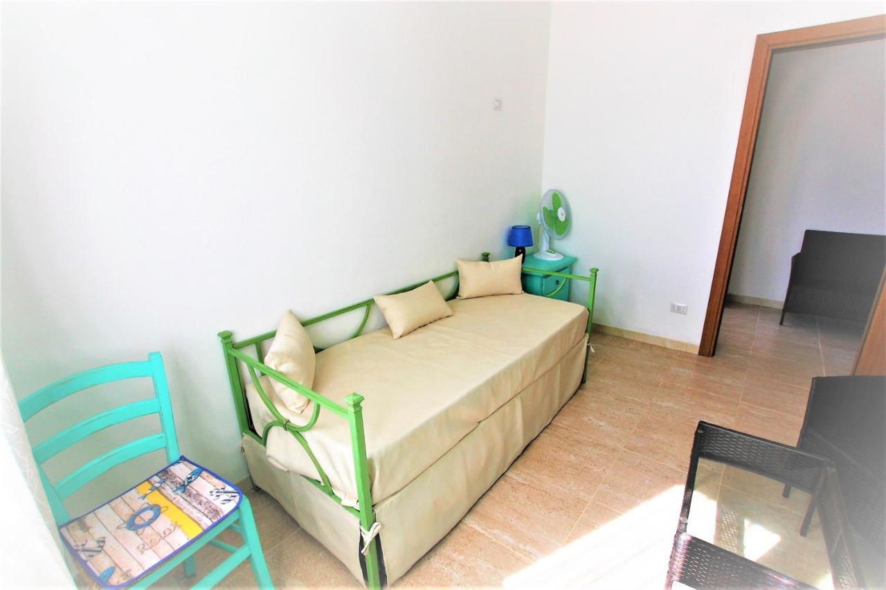 Shr Badesi Apartment Luaran gambar