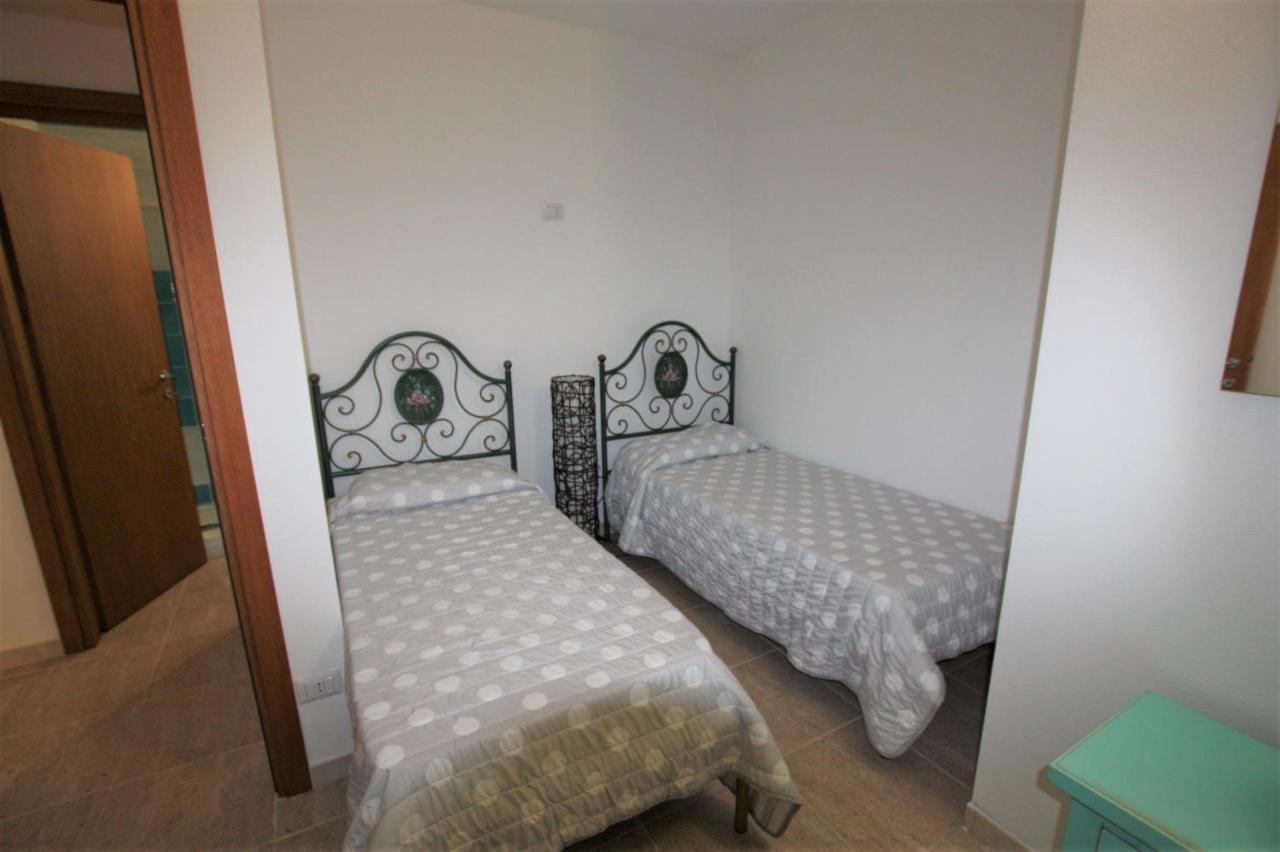 Shr Badesi Apartment Luaran gambar